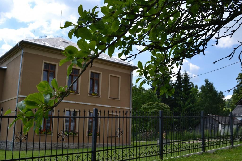 Pension Stara Skola Vysoke Zibridovice المظهر الخارجي الصورة